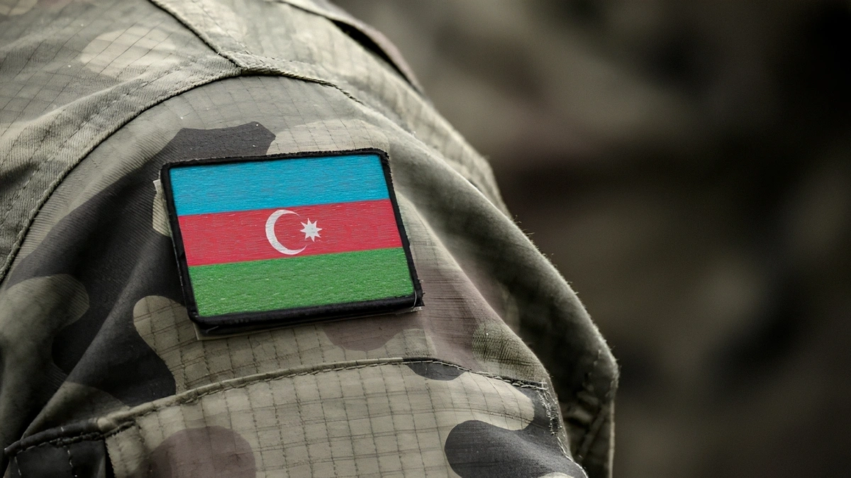 Hərbi xidmətdən möhlət alan şəxslərin bəzi hallarda ölkədən çıxışına məhdudiyyət qoyula bilər