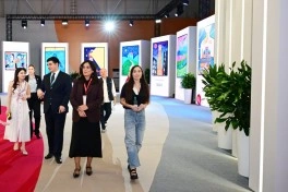 Leyla Əliyeva Səmərqənddə “Uşağın gözü ilə dünya” sərgisi və İmam əl-Buxari memorial kompleksi ilə tanış olub - FOTO