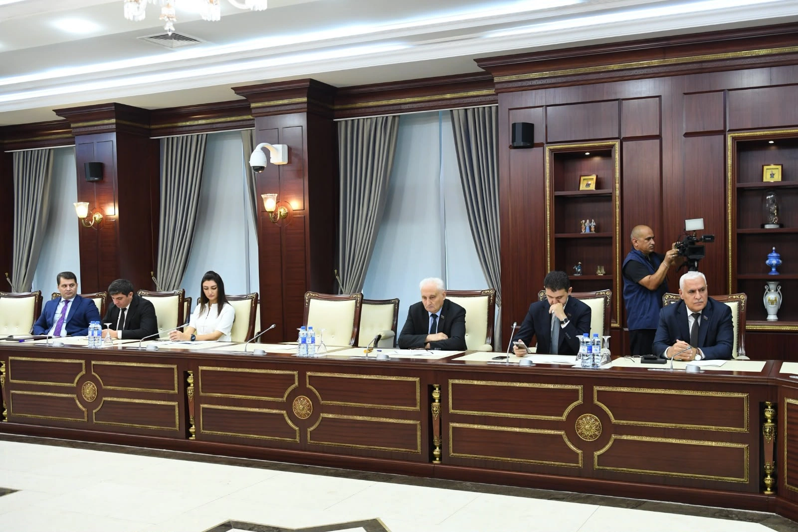 İnsan hüquqları komitəsinin payız sessiyasında ilk iclası keçirildi - FOTO