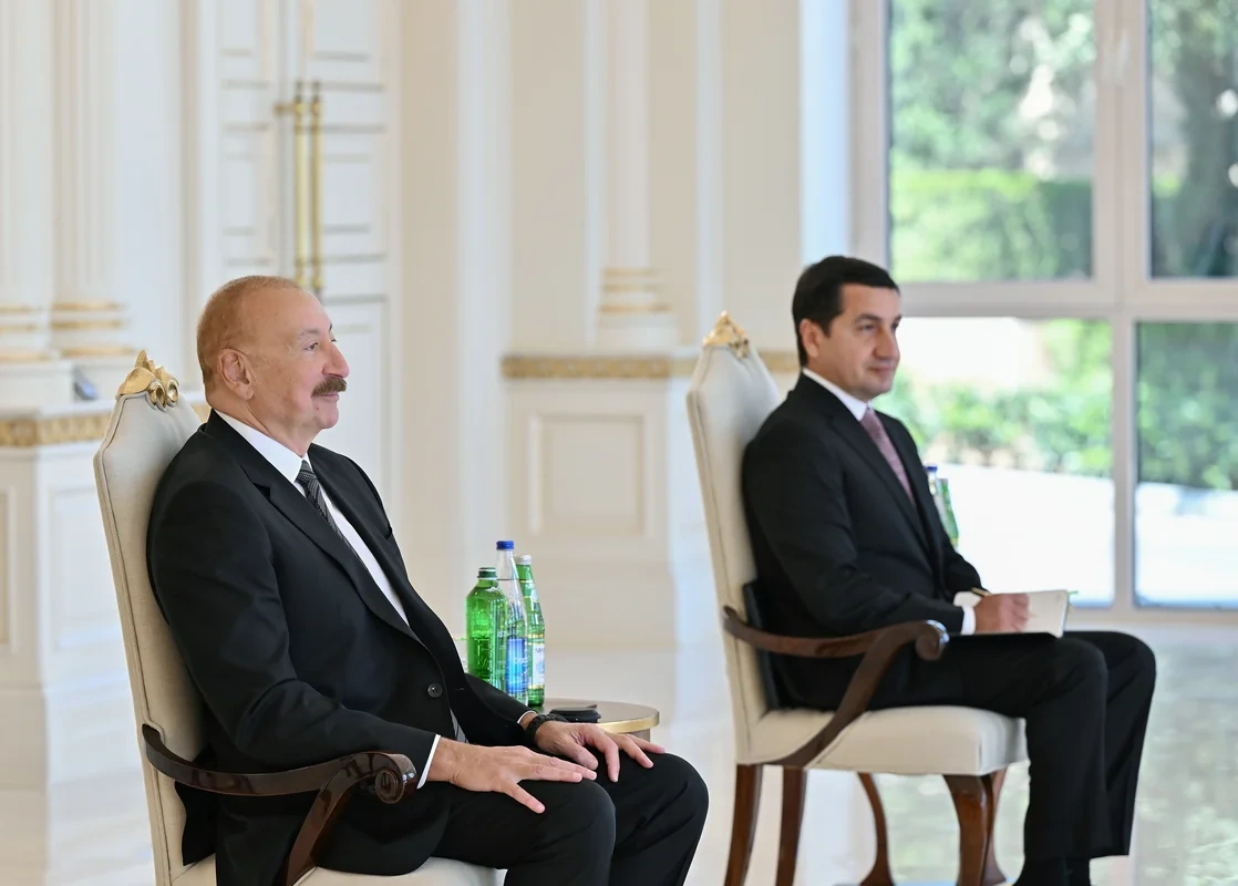 İlham Əliyev Böyük Britaniyanın yeni səfirinin etimadnaməsini qəbul etdi - FOTO