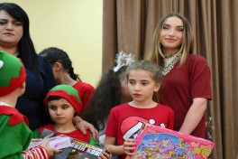 Leyla Əliyeva, Arzu Əliyeva və Alena Əliyeva Bakı şəhəri 5 nömrəli internat tipli xüsusi ümumtəhsil məktəbində olublar - FOTO