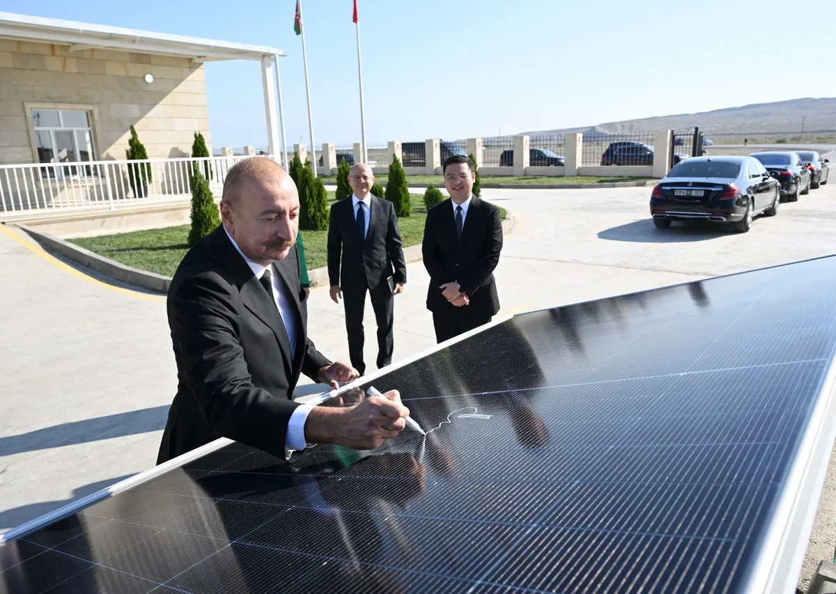 İlham Əliyev "Qobustan" Günəş Elektrik Stansiyasının açılışında iştirak etdi - FOTOLAR