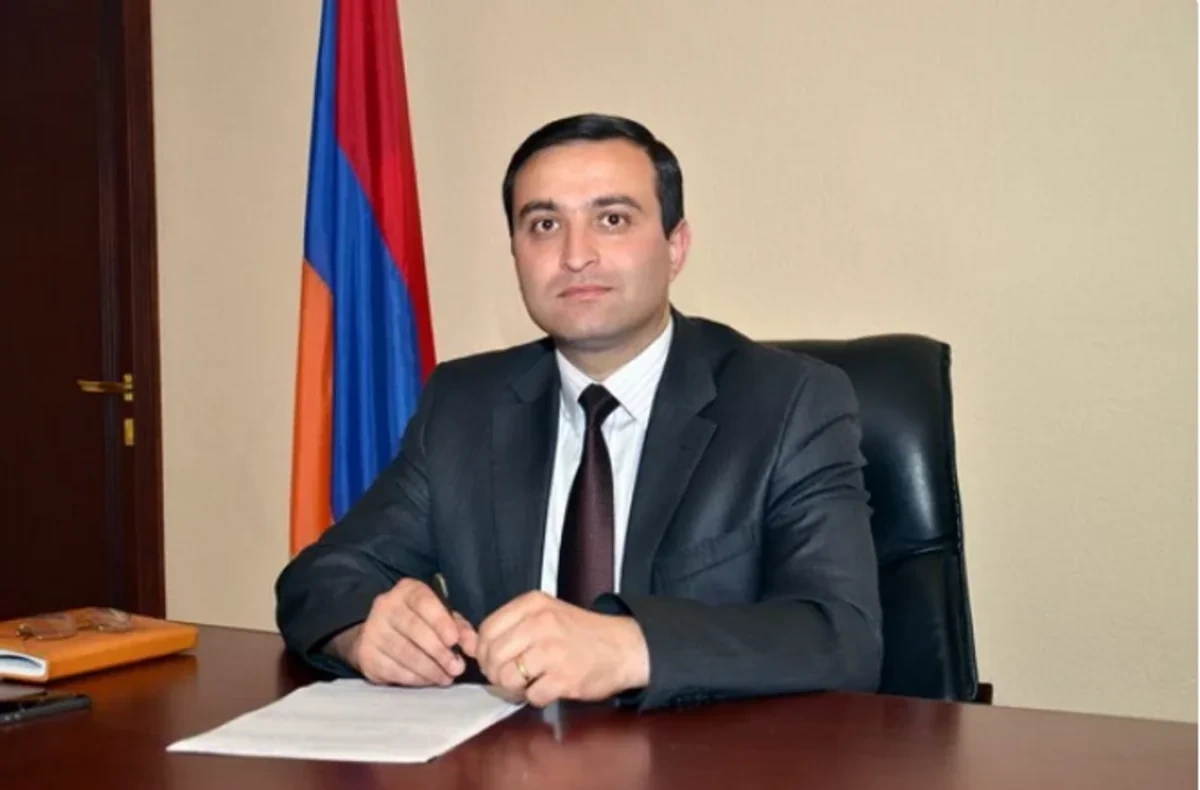 Ermənistanda rusiyalı iş adamı Karapetyanın vəkili saxlanıldı
