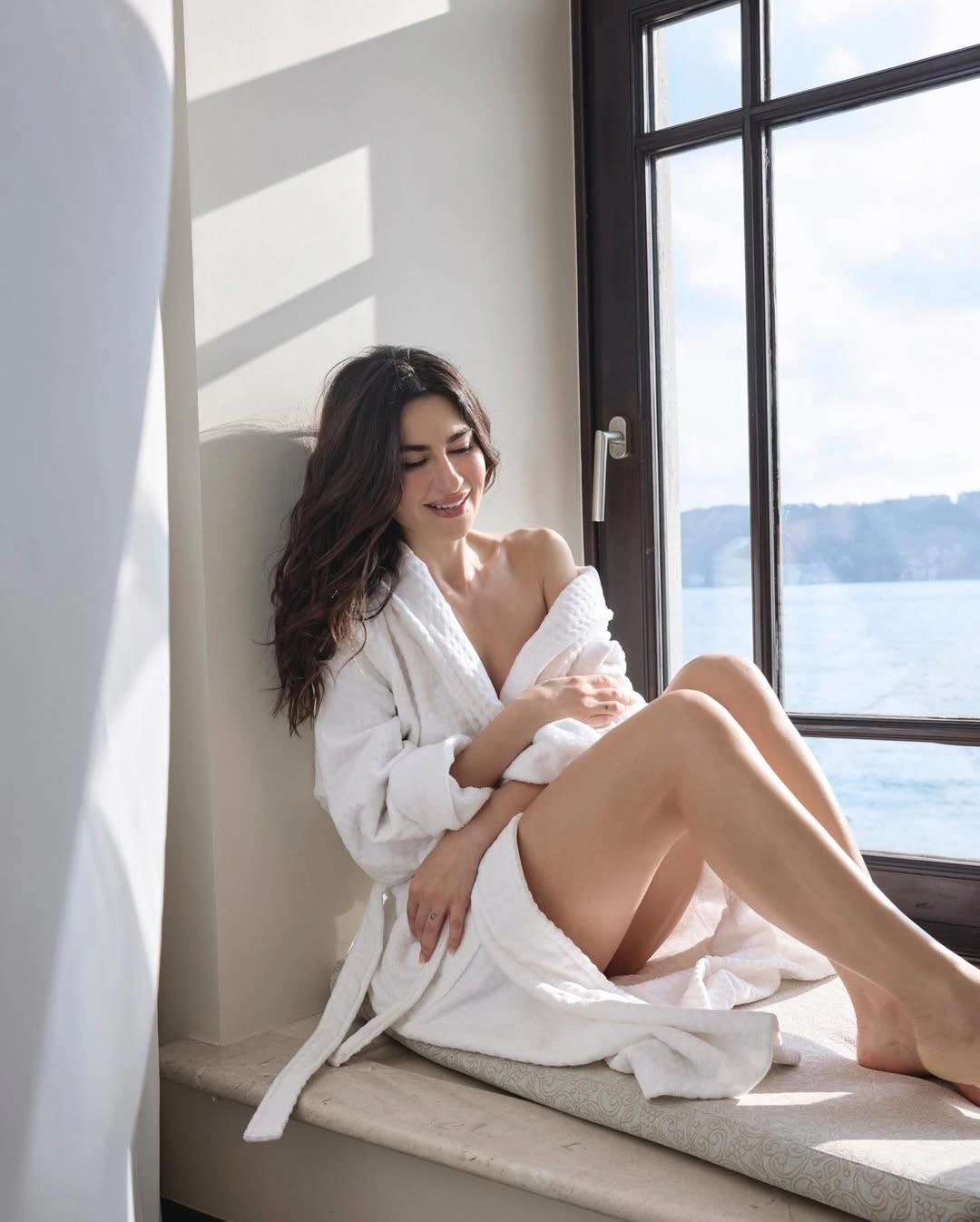 Nəsrin hamam xalatında kamera qarşısına keçdi - FOTOLAR