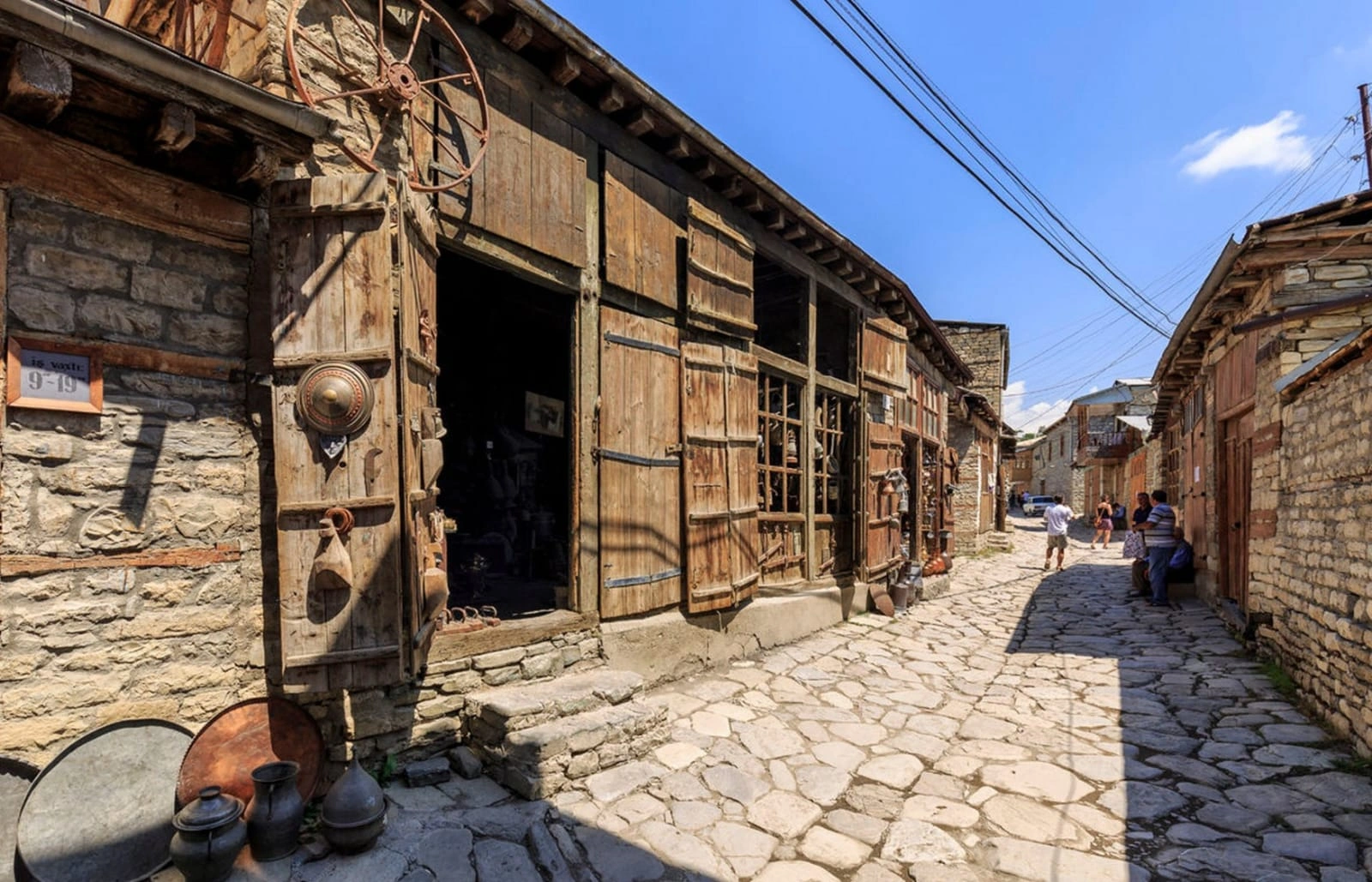 Lahıcın küçələrində addımladıqca...