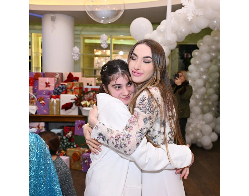 Leyla Əliyeva, Arzu Əliyeva və Alena Əliyeva xüsusi qayğıya ehtiyacı olan uşaqlar üçün təşkil olunan bayram şənliyində iştirak ediblər - FOTO