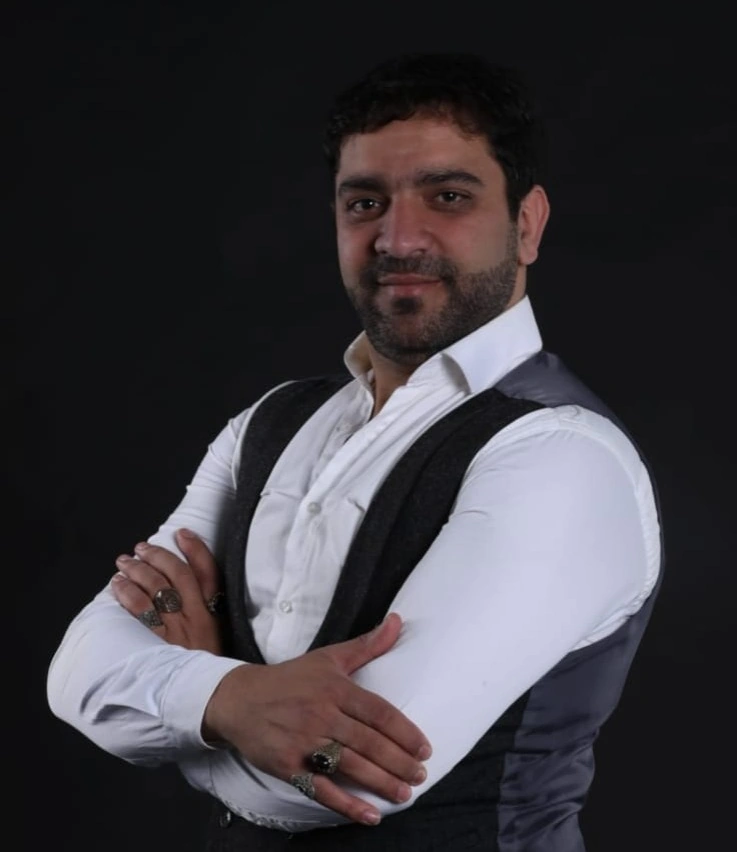 “Barlardan, disko klublardan, kimlərinsə otel otaqlarından, həcilərin tapşırığı ilə gəlib seriallara düşürlər” - rejissorları tənqid etdi - FOTO+ÖZƏL