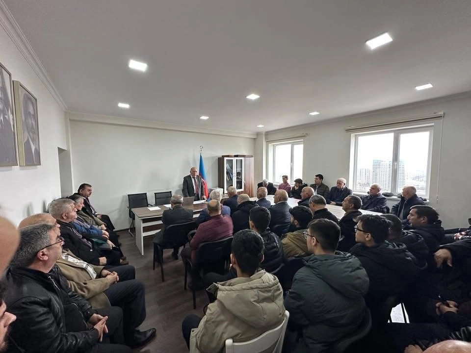 Pənah Hüseyn İSTEFA VERDİ: AXP-yə yeni rəhbər seçildi - FOTO