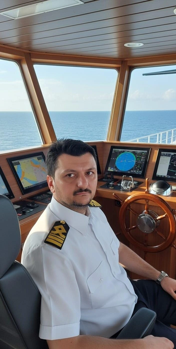 “Atam Bakı buxtasını bağladığına görə onu həbs etdilər”-SOS siqnalları ilə dünyaya səs salan qəhrəman KAPİTAN-FOTO+ÖZƏL