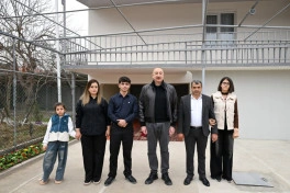 Prezident Ağdərənin Aşağı Oratağ kəndində görülmüş işlərlə tanış olub - FOTO - YENİLƏNİB