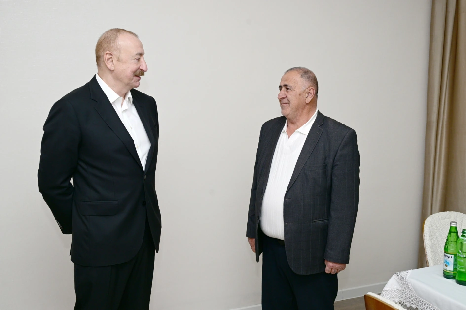 İlham Əliyev Xocavənd kəndində görülmüş işlərlə tanış olub - FOTO - YENİLƏNİB