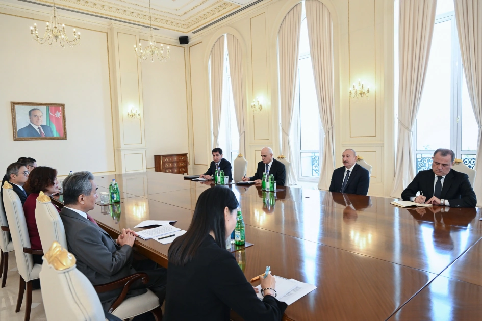 İlham Əliyev Çin Kommunist Partiyası Mərkəzi Komitəsinin Siyasi Bürosunun üzvünü qəbul edib - FOTO