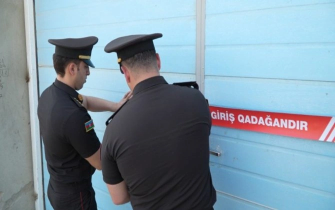 Bakıda yanğın təhlükəli anbarın fəaliyyəti dayandırılıb - VİDEO