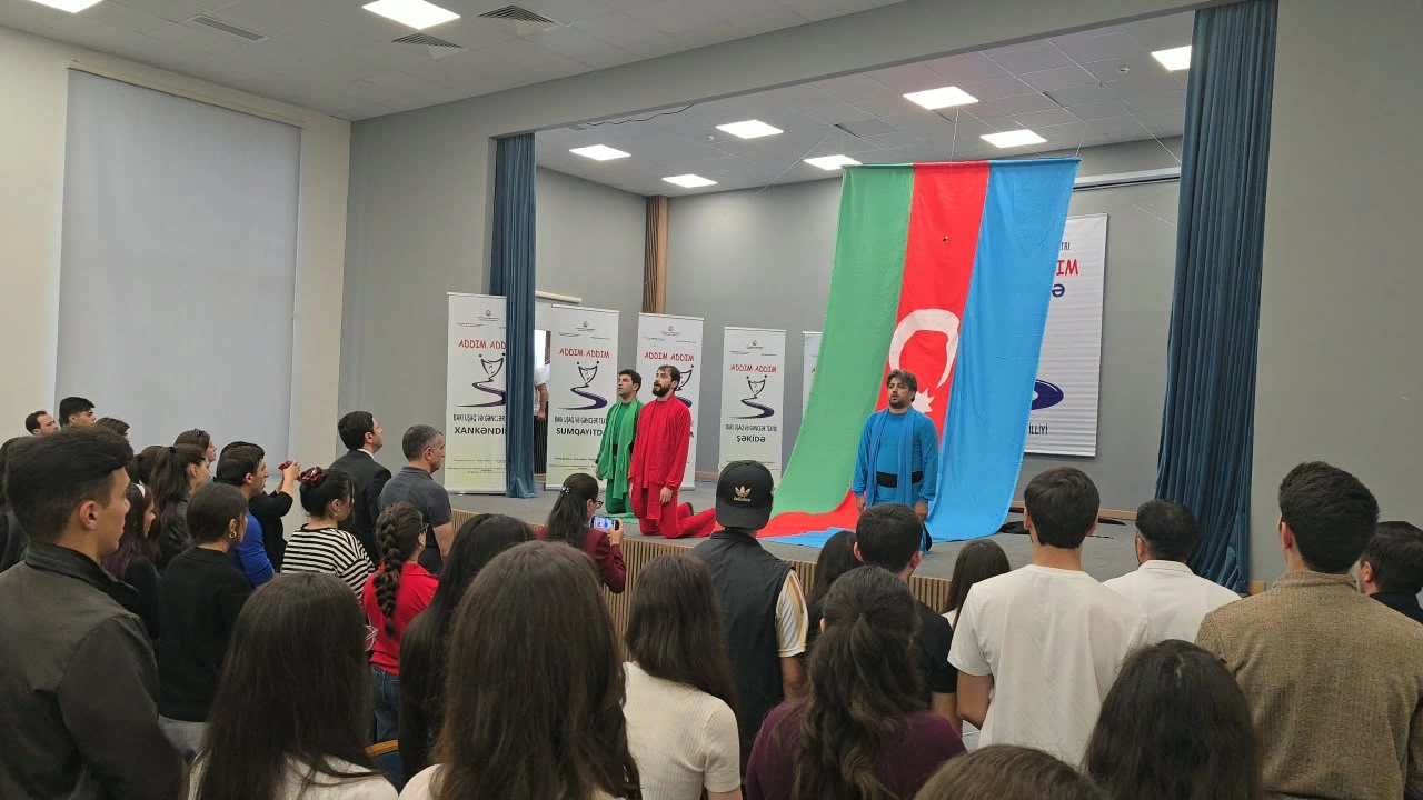 Bakı Uşaq və Gənclər Teatrı Xankəndində-müharibənin 6-cı ildönümü qeyd olunub - FOTO