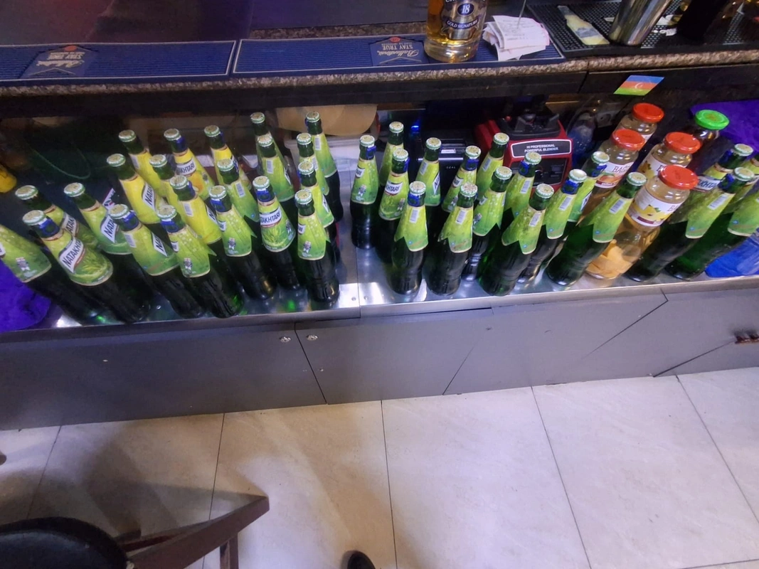 Aqşin Fatehin restoranında saxta alkoqollu içkilər aşkarlandı - FOTOLAR