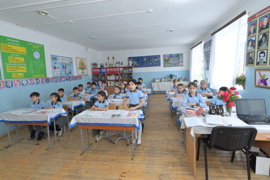Emin Əmrullayev Qaxda tədris prosesi ilə tanış olub – FOTO