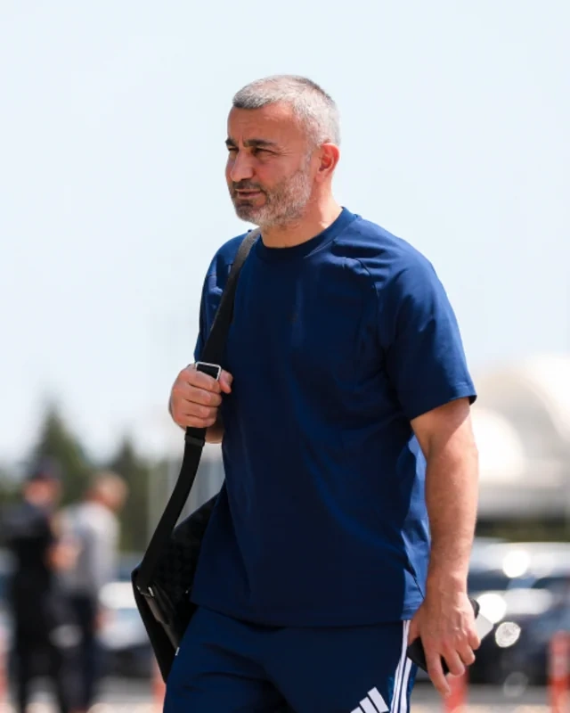 "Qarabağ" Niderlanda yola düşdü - FOTO