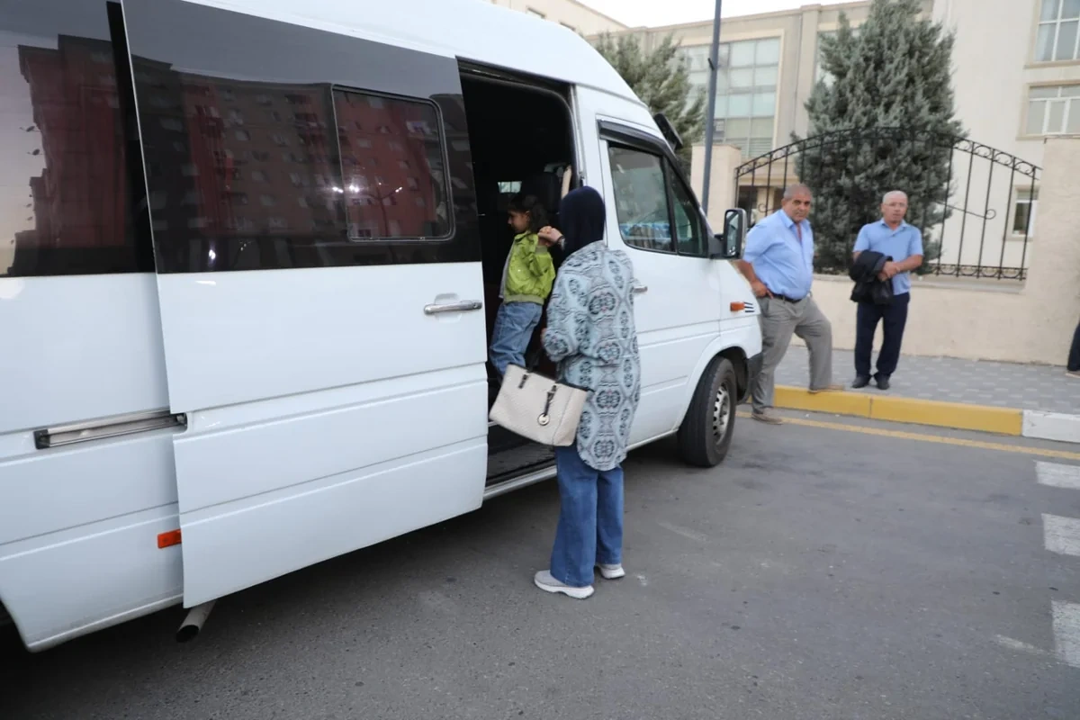 Xocavəndə, Qırmızı Bazar qəsəbəsinə və Quzeyxırman kəndinə köç karvanları yola salınıb - FOTO