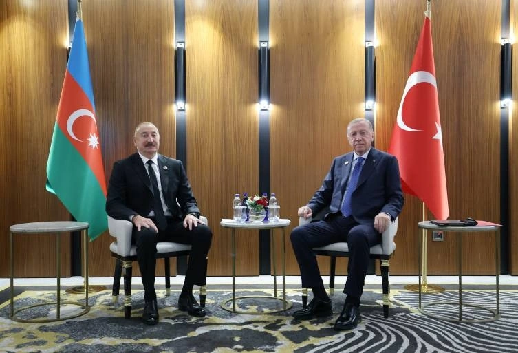 İlham Əliyev Rəcəb Tayyib Ərdoğanla görüşdü - FOTO - YENİLƏNİB