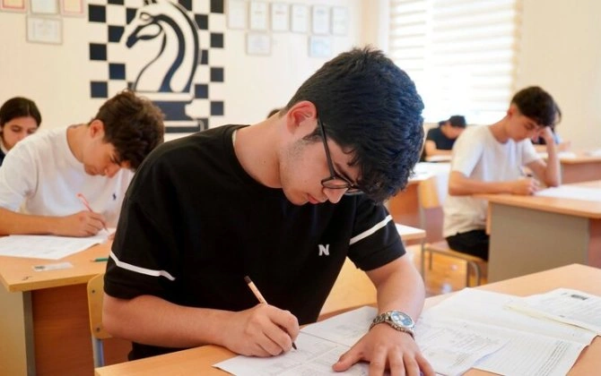 Azərbaycan dili fənni üzrə test imtahanı keçirildi