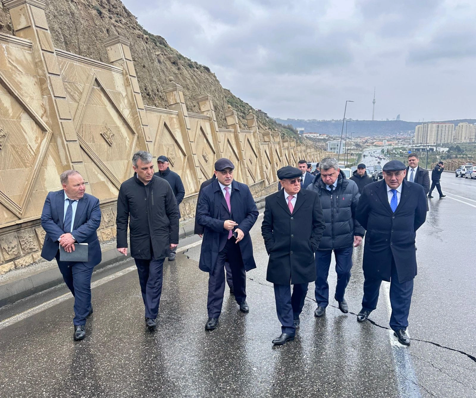 Kəmaləddin Heydərov Bibiheybət yolundakı vəziyyətlə tanış oldu - FOTO/VİDEO