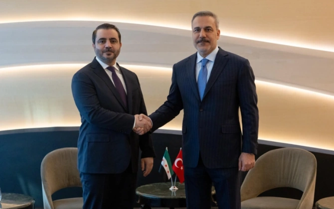 Hakan Fidan Parisdə suriyalı həmkarı ilə görüşüb - FOTO