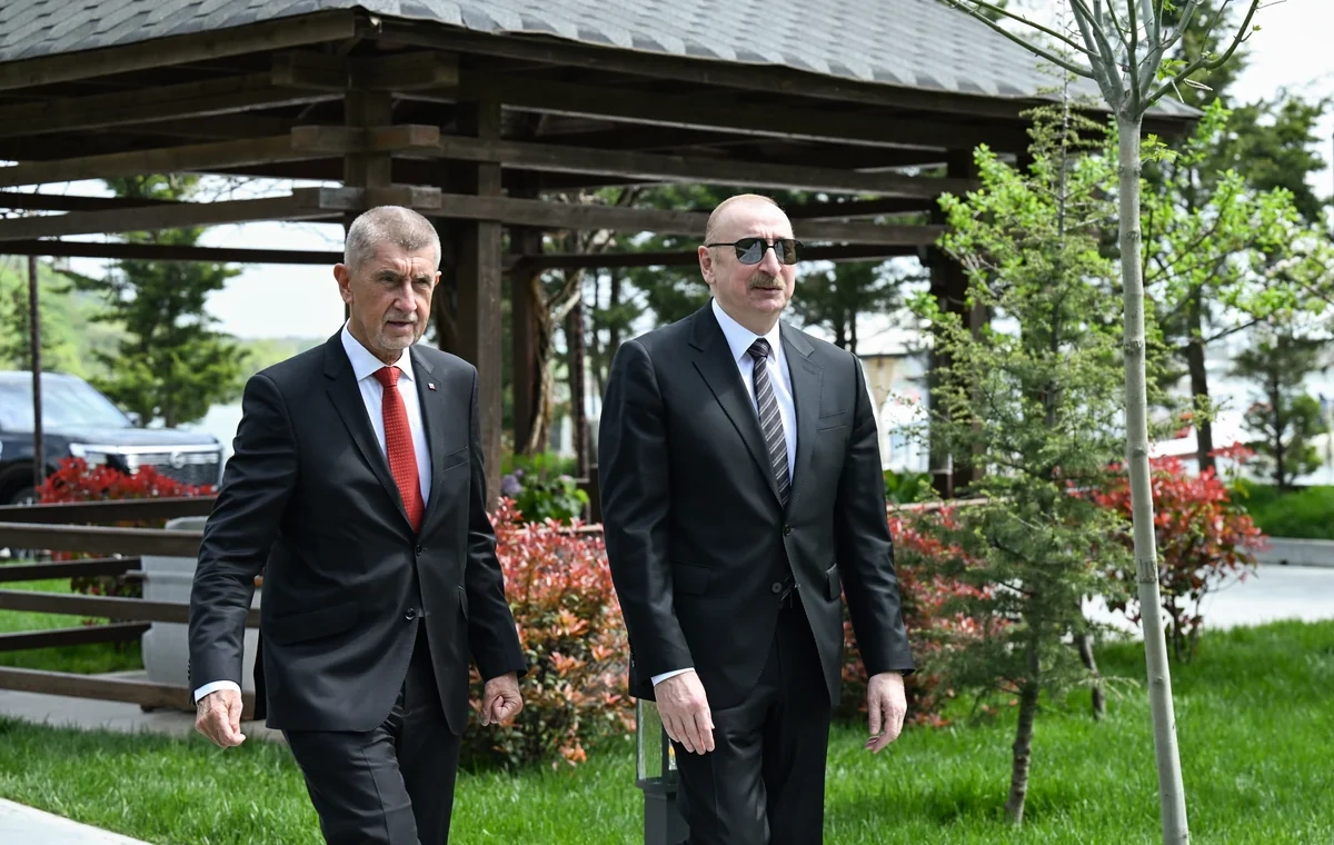 Prezident İlham Əliyevin adından Çexiyanın Baş nazirinin şərəfinə rəsmi lanç verildi - FOTO