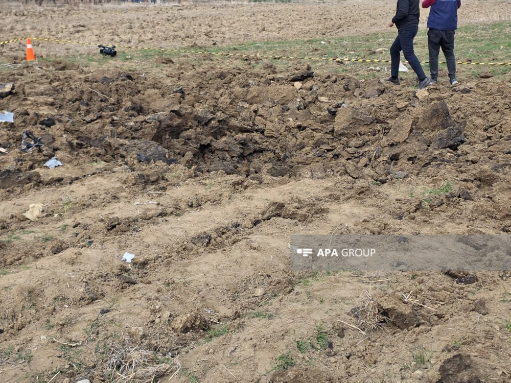Naxçıvanda İran dronunun düşdüyü məktəb binasının yaxınlığından FOTOLENT