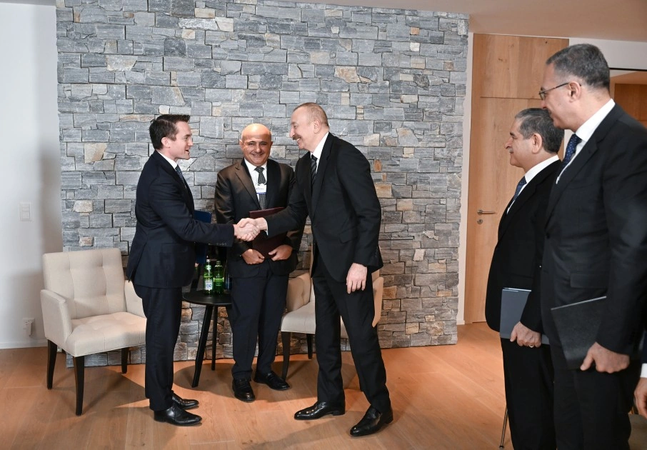Prezident Davosda daha bir görüş keçirdi - FOTOLAR
