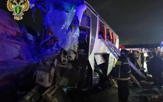 Rusiyada avtobusun yük maşını ilə toqquşması nəticəsində beş nəfər həlak olub