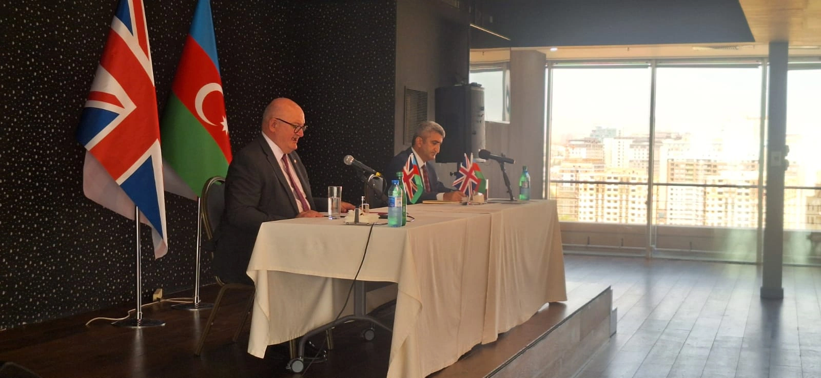 Böyük Britaniya səfiri: "Azərbaycan vacib iqtisadi tərəfdaşımızdır" - FOTO