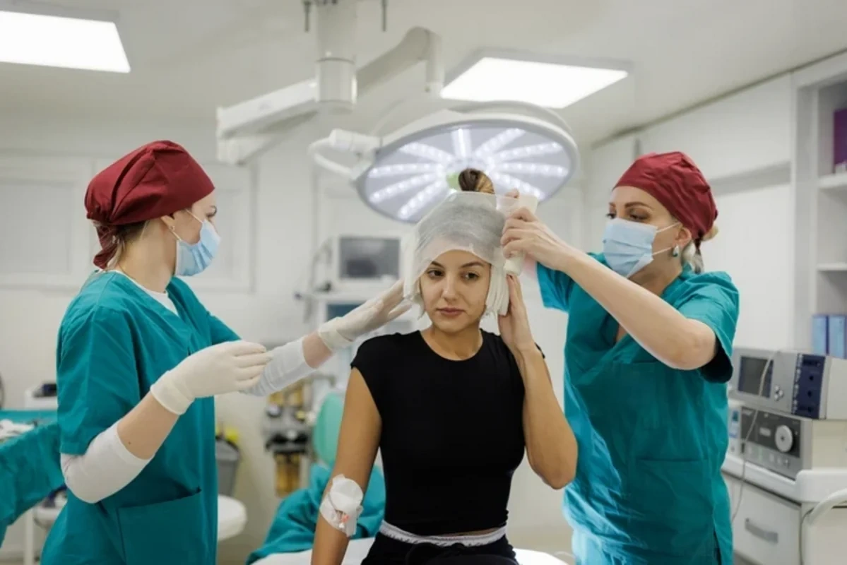 Asiyada yeni estetik çılğınlıq: "Elf qulaqları" trendə çevrilir