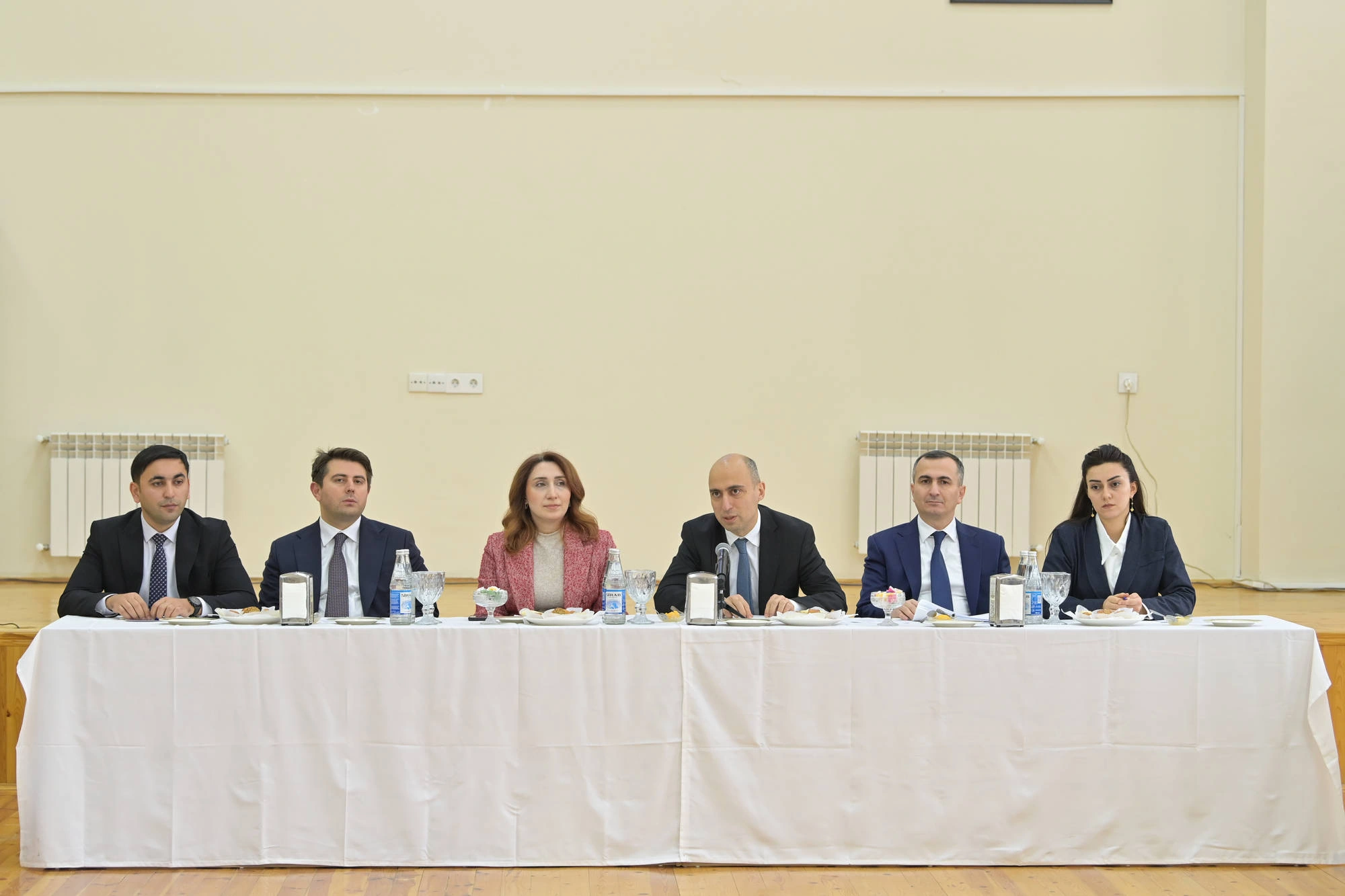 Emin Əmrullayev Mingəçevirdə gənc müəllim və direktorlarla görüşdü - FOTO