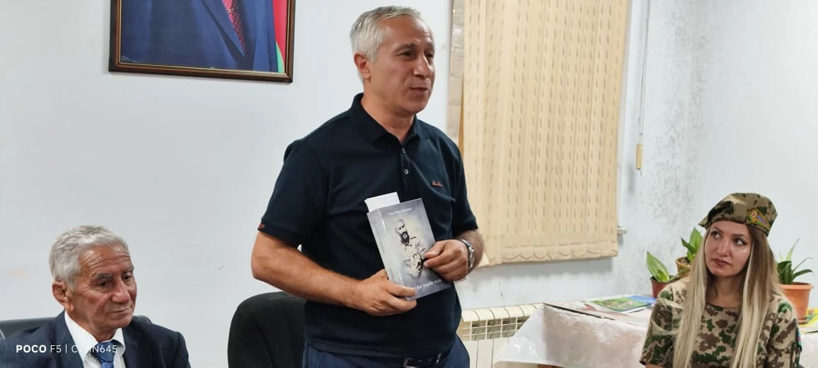 Qarabağ döyüşçüsü, şəhid atası Əkbər Rüstəmovun kitabının təqdimatı keçirildi - FOTO