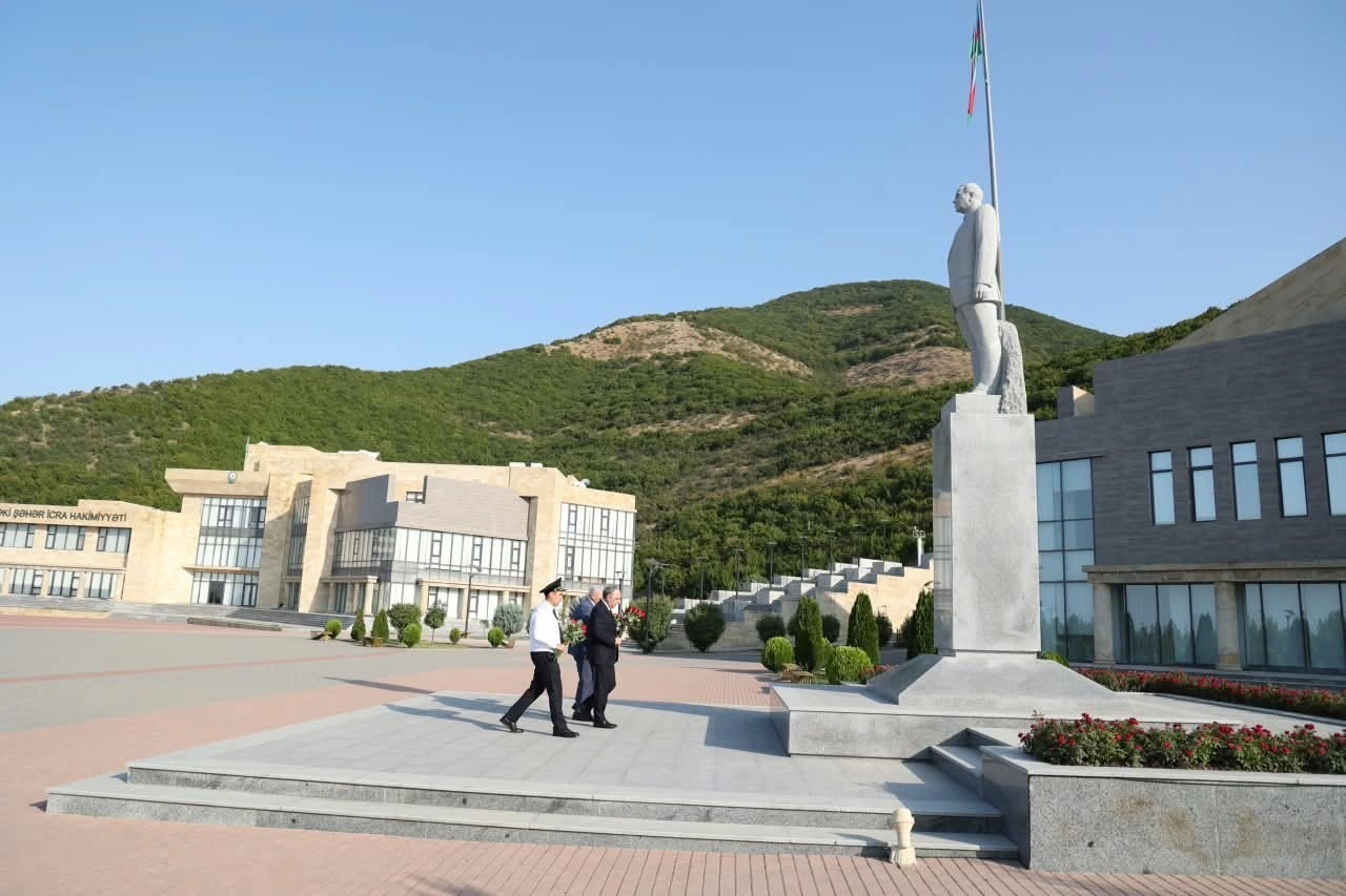 Kamran Əliyev Şəkidə vətəndaşları qəbul etdi  və xidməti mənzillərə baxış keçirdi - FOTOLAR