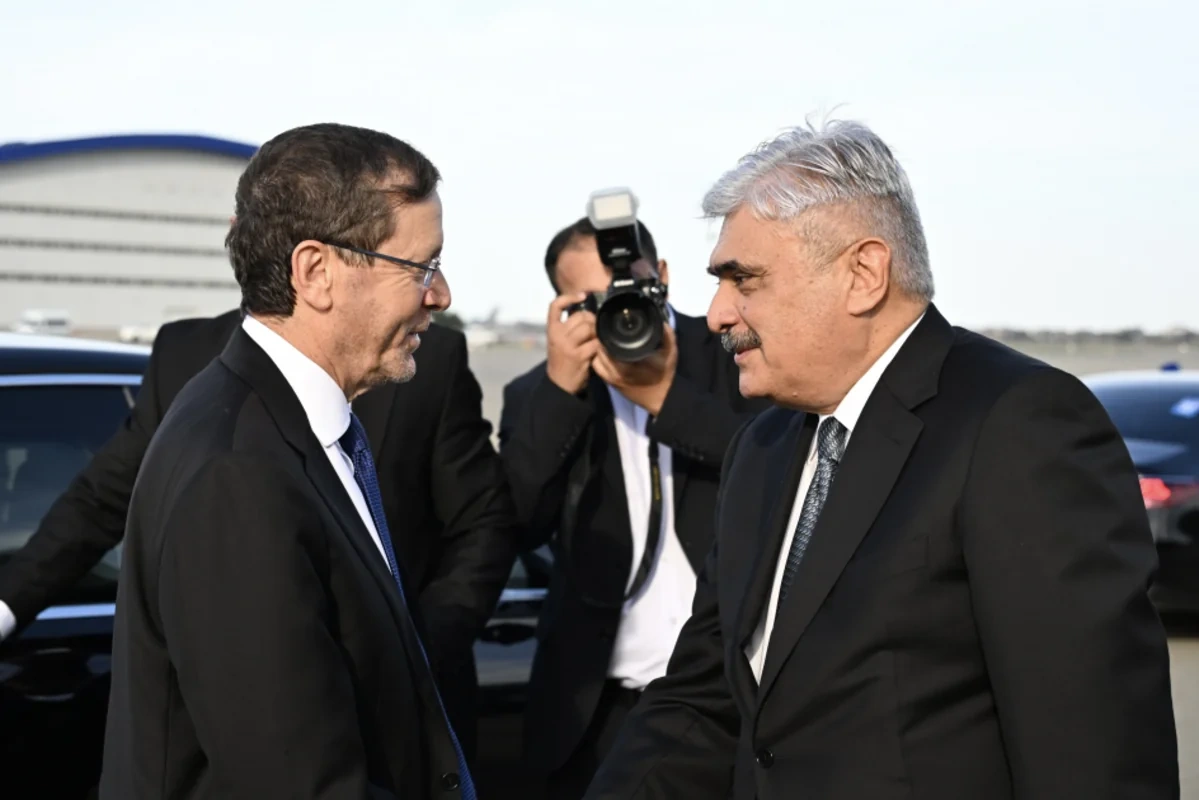 İsrail prezidenti Azərbaycana səfərə gəldi - FOTO
