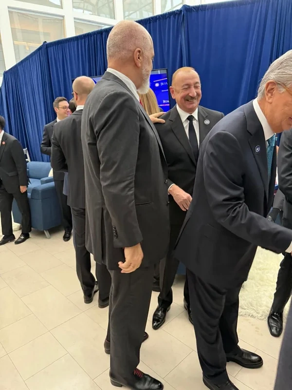 İlham Əliyev Vaşinqtonda bir sıra ölkələrin liderləri və məşhur şəxslərlə görüşüb - FOTO