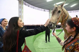 Leyla Əliyeva Türkmənistan milli mətbəxinə həsr olunan sərgidə iştirak edib - FOTO