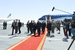 Azərbaycan nümayəndə heyəti Seyid Əli Xameneinin vida mərasimində iştirak edib - FOTO