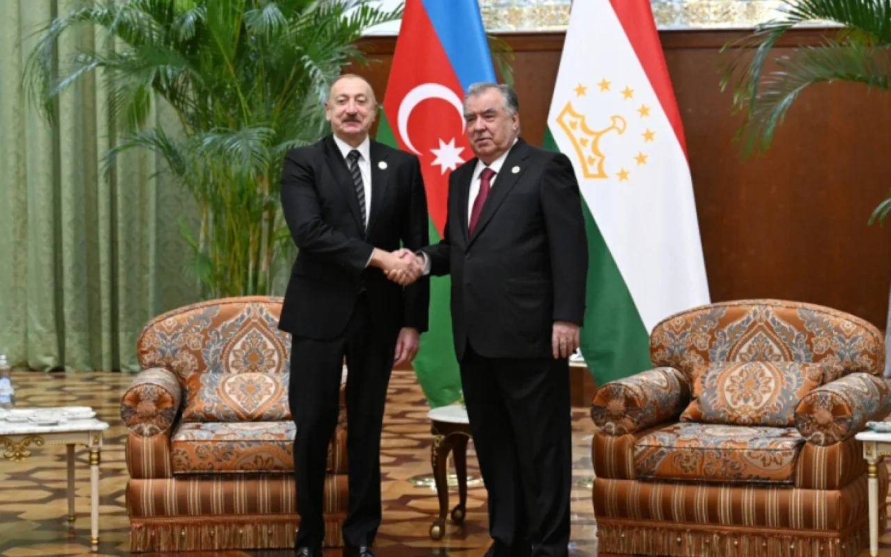 İlham Əliyev Tacikistan Prezidentini təbrik etdi