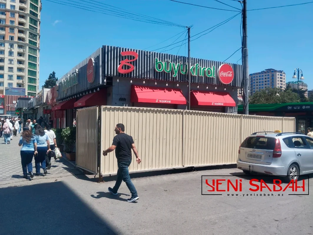Bakının mərkəzində bəzi obyektlər sökülür - FOTO