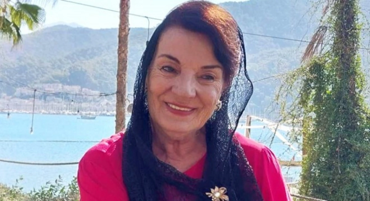 Məşhur türkiyəli aktrisa vəfat etdi - FOTO