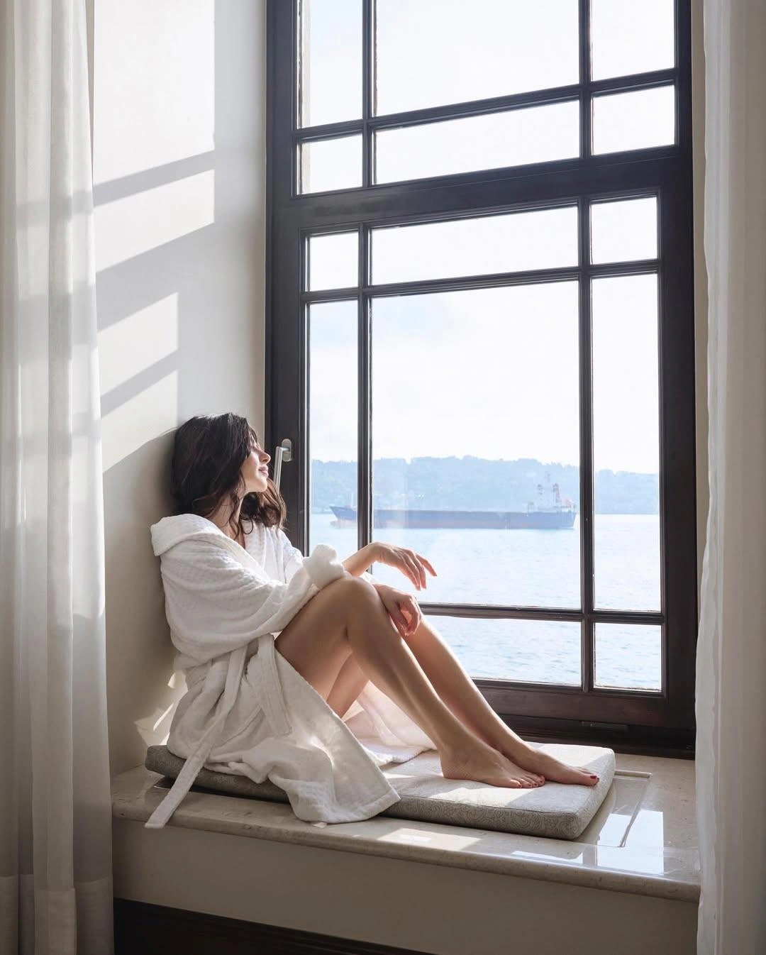 Nəsrin hamam xalatında kamera qarşısına keçdi - FOTOLAR