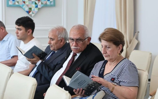 “Birinci Türkoloji Qurultay” kitabının təqdimatı keçirilib - FOTOLAR