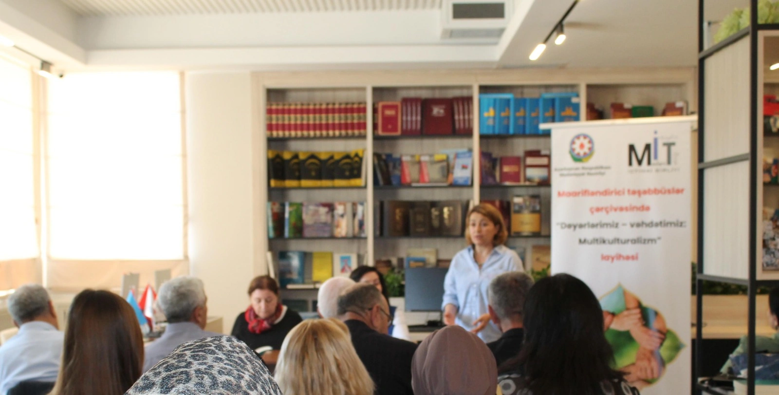 Bakı Avrasiya Universitetində Xatirə Fərəclinin kitabı təqdim olundu - FOTO