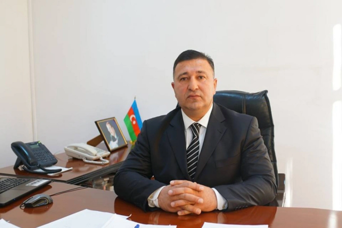 İcra başçısının möhtəkirlik etmiş sabiq nümayəndəsi məhkəmə zalında qandallandı