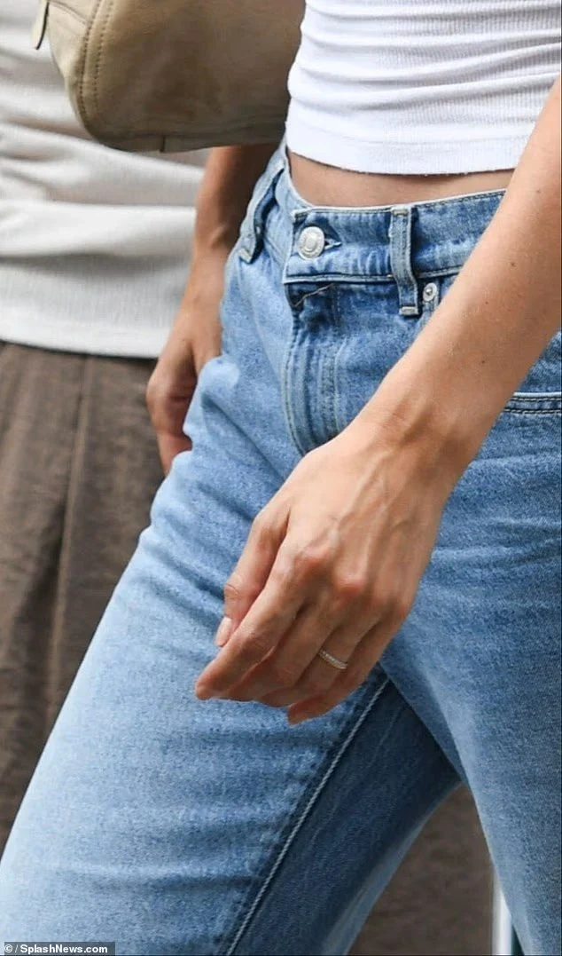 Bredli Kuper və Cici Hadid gizlicə evlənib? - Üzüklər şayiələri alovlandırdı