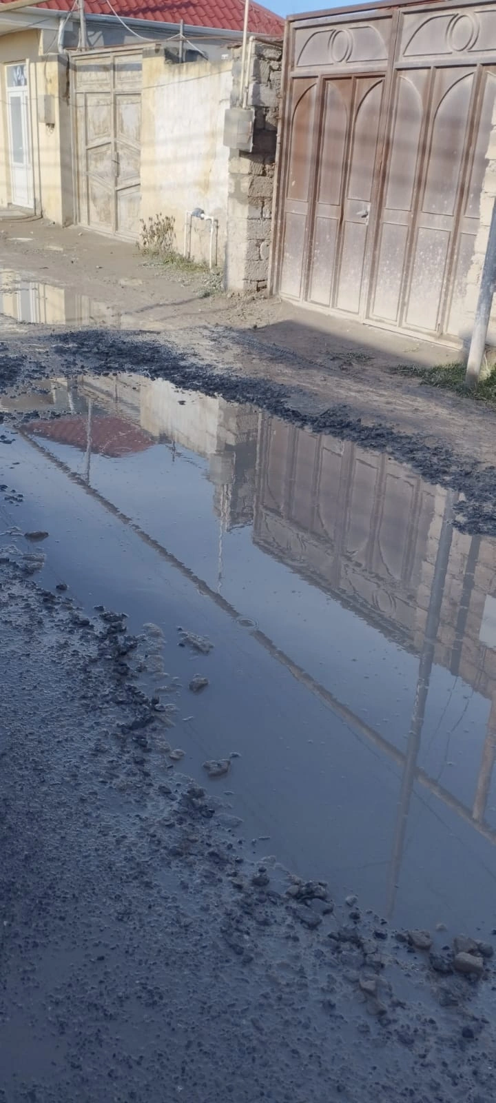 “Yollarda quyular əmələ gəlib, avtobusla gedəndə iç orqanlarımız yerindən çıxır” - FOTO+ÖZƏL