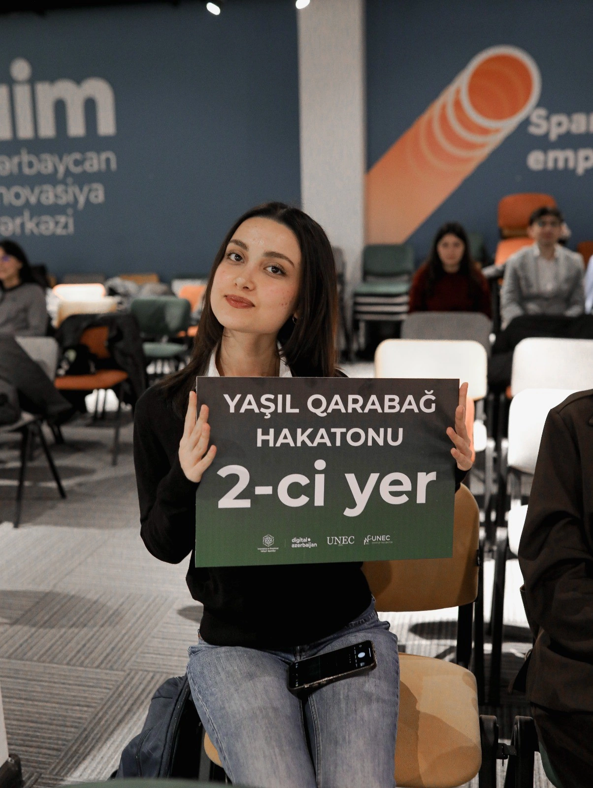 UNEC-də innovasiya yarışı: “B2B həllər” və “Yaşıl Qarabağ” hakatonları keçirildi