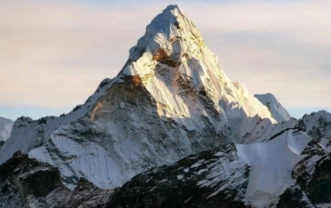 İllərdir səhv bilirmişik - Dünyanın ən hündür dağı Everest deyilmiş